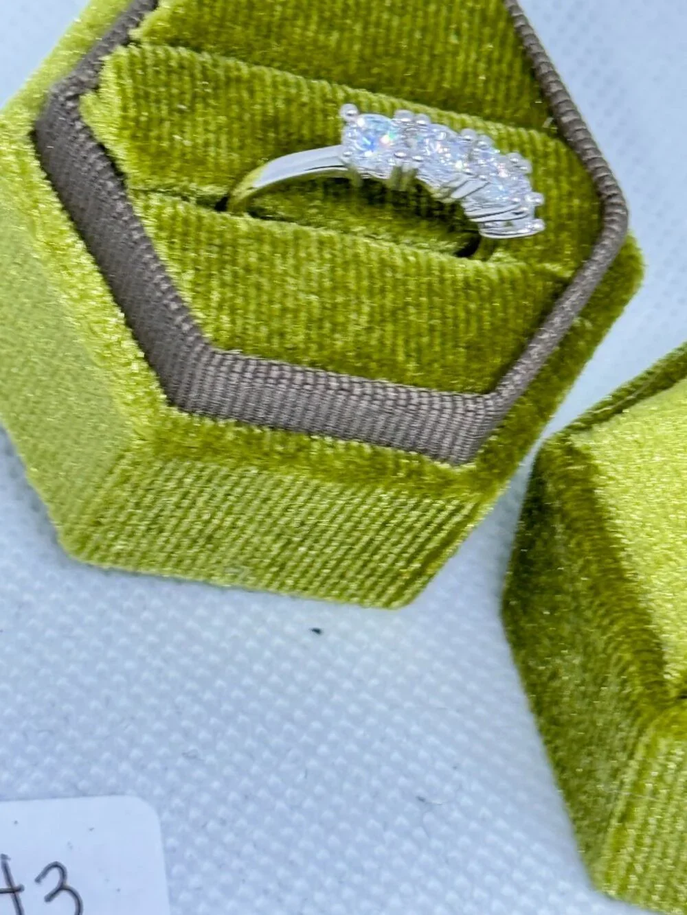 New Four Stone Ring Clear Sparkling Stones Unknown Metal Band – See Photos for S